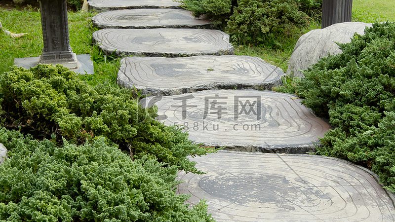 办公楼屋顶绿化：打造绿色生态新空间**